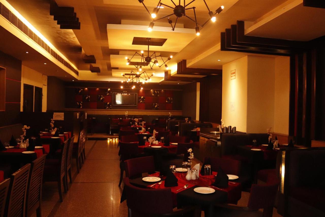 Hotel Parbhat Inn Панчкула Екстер'єр фото